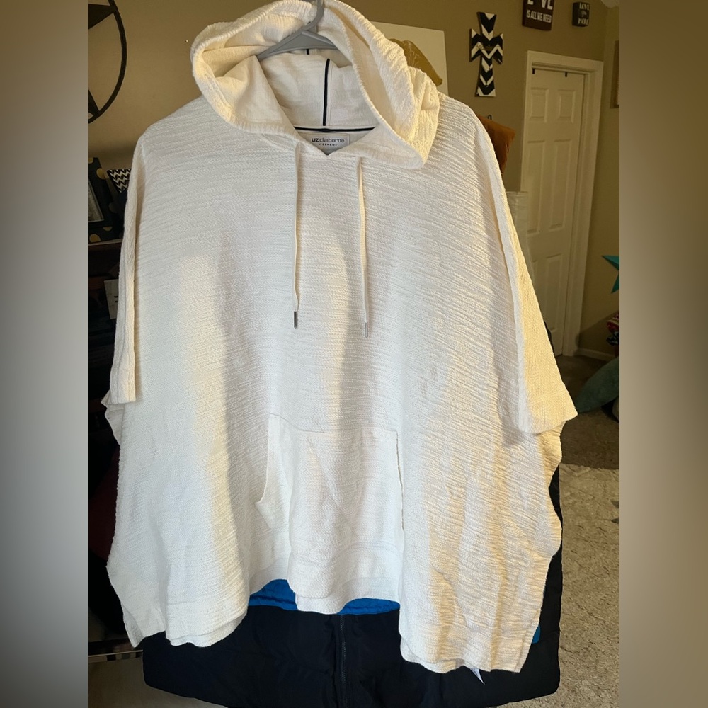 Liz Claiborne Weekend poncho, NWOT Ivory/cream, Ladies size Large